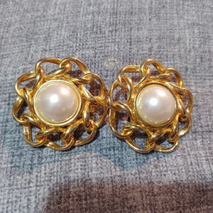 Marvella Gold Faux Pearl Clip Earrings GREAT condt